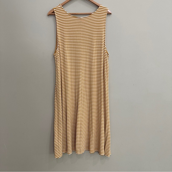 Old Navy XXL striped sundress - Picture 3 of 7
